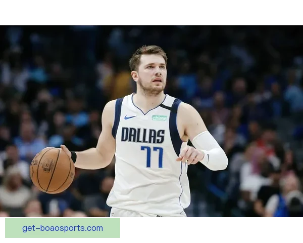 东契奇再创里程碑成最年轻一千五百三分先生对阵独行侠屡有神勇发挥_1um92oxy 东契奇再创里程碑成最年轻一千五百三分先生对阵独行侠屡有神勇发挥_1um92oxy